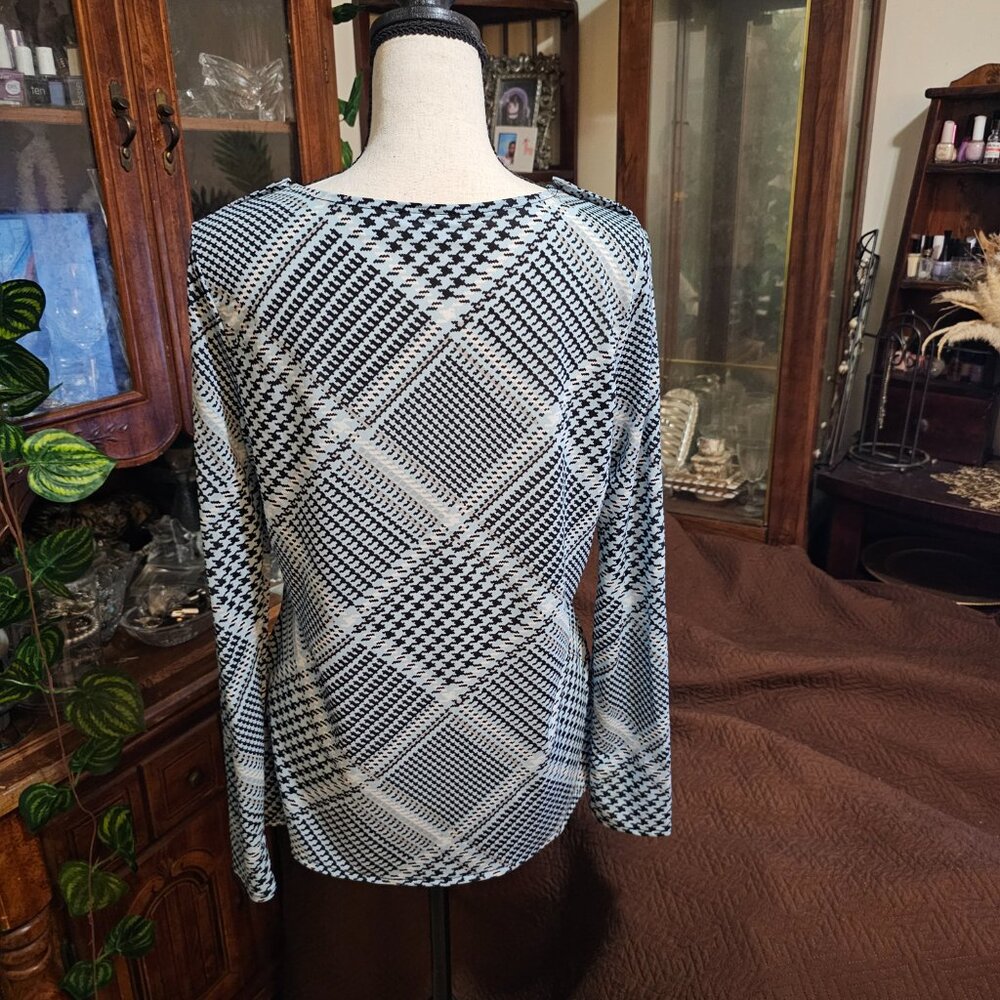 New York & Company Stretch Patterned Long Sleeve Blouse - Picture 2 of 9